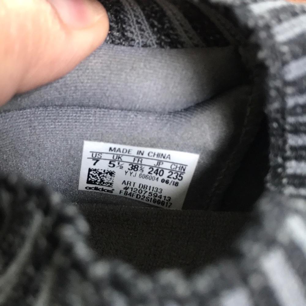Comfy Adidas - Picture 4 of 8